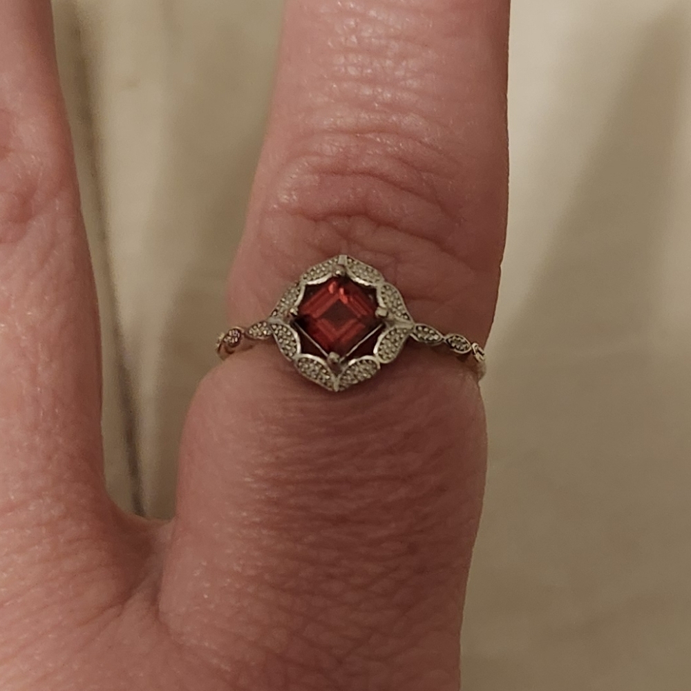 Elegant Red Gemstone Silver Ring